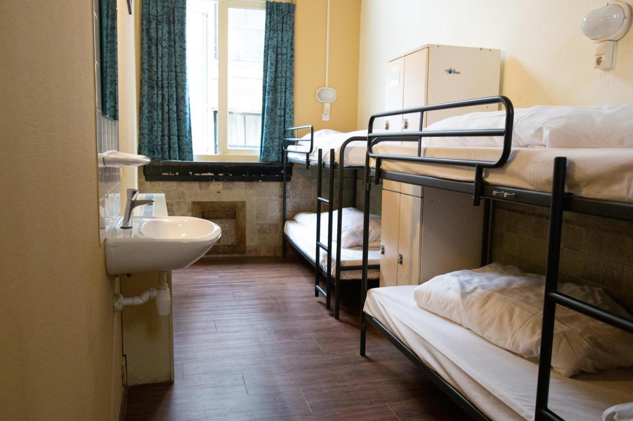 Shelter City Christian Hostel Амстердам Экстерьер фото